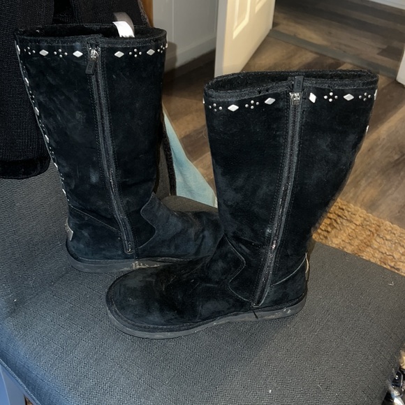 UGGs Special Edition Tall Boots, Size 9 - Picture 5 of 7